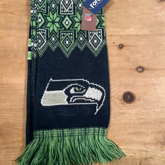 NWT Forever Collectibles Seattle Seahawks NFL Scarf Unisex - Picture 3 of 8